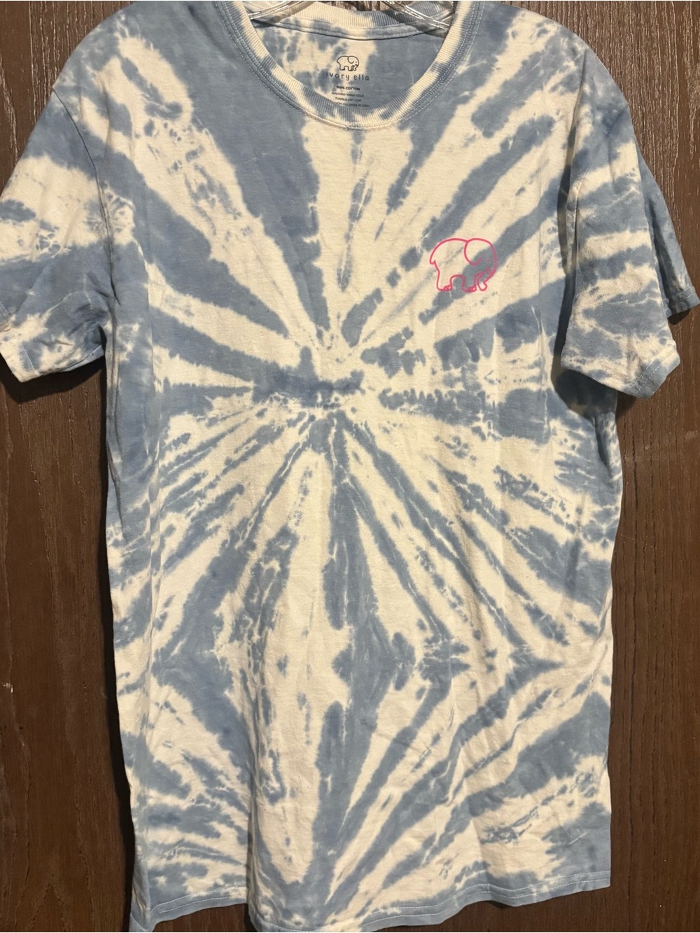 ivory ella Light Blue & White Tie-Dye Tee with Small Pink Elephant